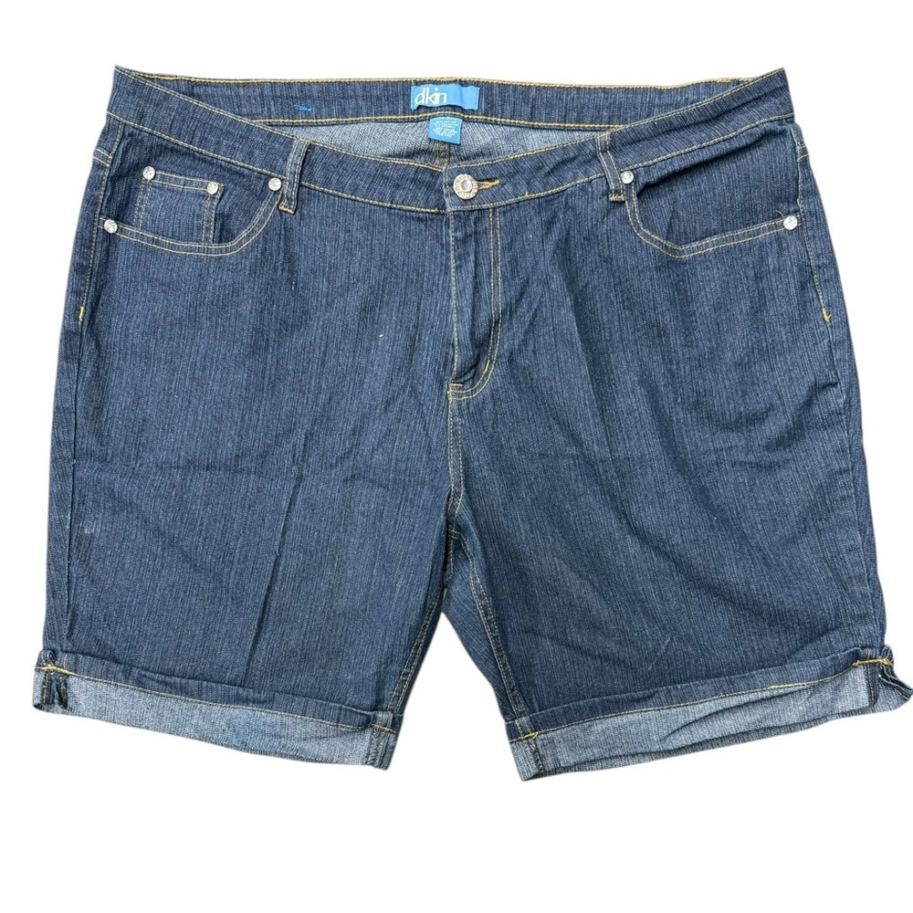 Women’s dkin stretchy blue denim shorts Size 22W